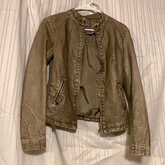 Leather jacket - Picture 2 of 4